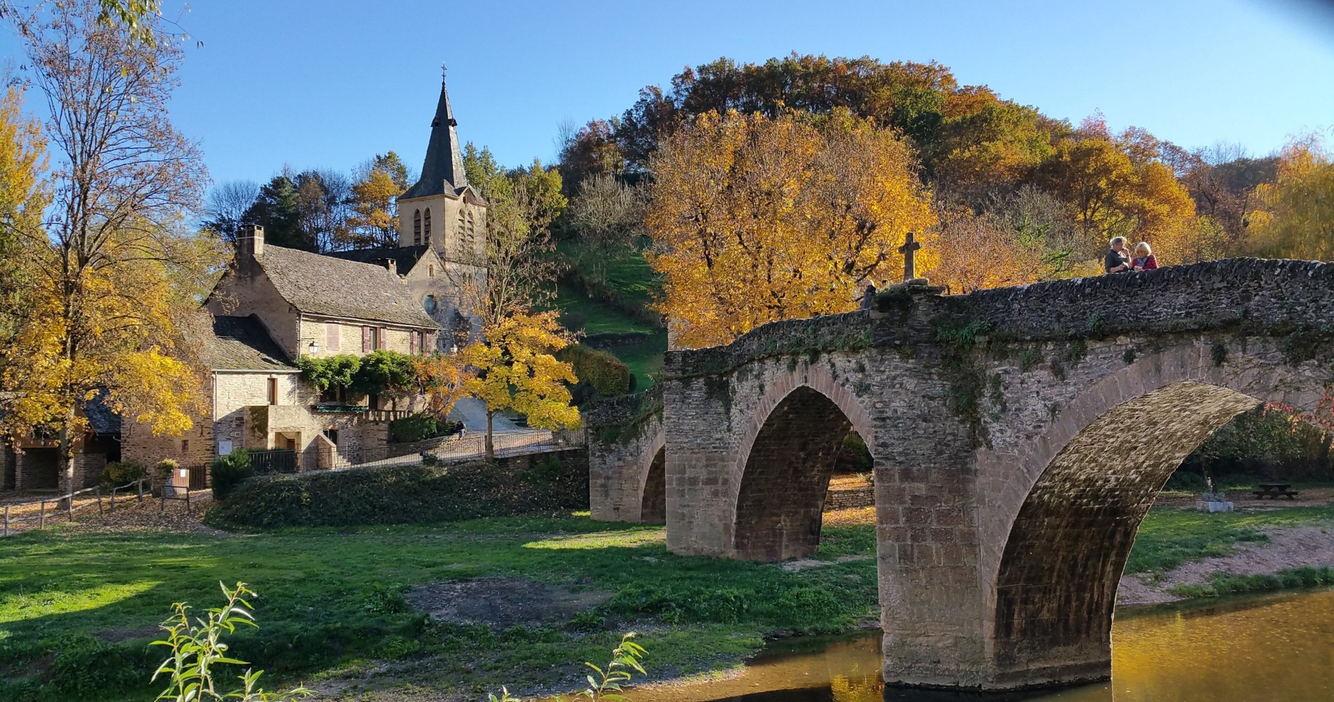 belcastel aveyron restaurant - restaurant le vieux pont belcastel